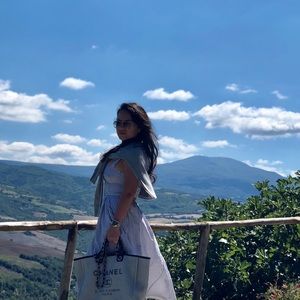 Meet your Posher, Julie